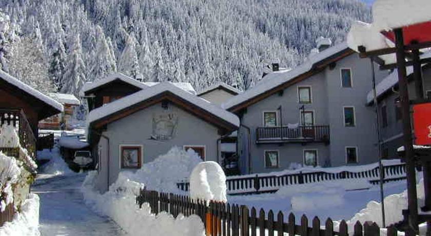 Meuble Lo Miete Viei Hotel Champoluc Værelse billede